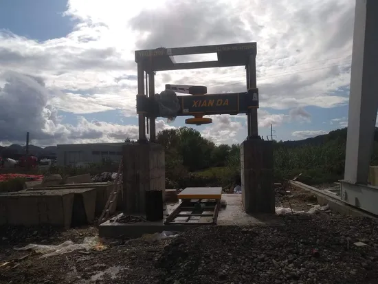 Four-Cylinder Gantry Stone Cutting Machine for Column Slab Yhqj-2500