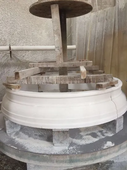 Column Cap and Base Profiling Machine Xianda Machinery High Efficiency CNC Natural Stone Column Base Cap Cutting Machine for Ganite Marble Round Shaping