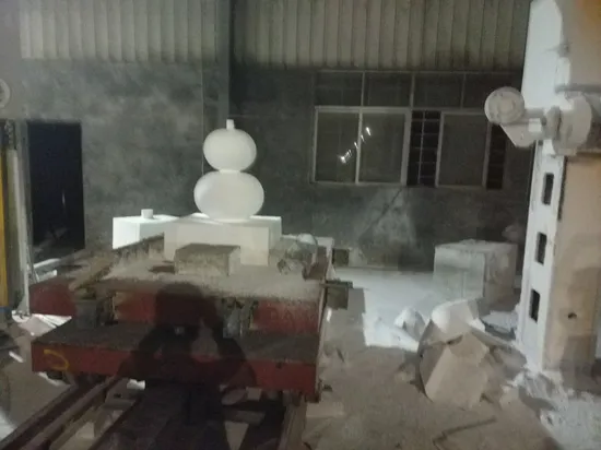 China Xianda 5 Axis CNC Diamond Wire Saw Machine Processing 3D Shapes of Marble, Granite.