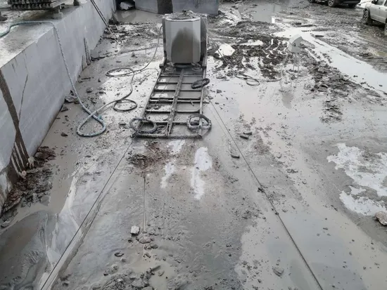 Quarry Wire Saw Machine Reinforced Concrete/Granite Quarrying /Marble Quarrying /Granite Profiling /Marble Profiling Qws-45-75