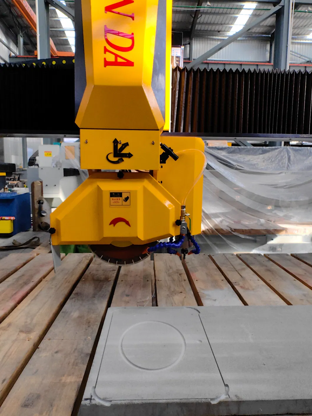 4 Axis CNC Stone Machinery Engraving Router Bridge Saw Cutting Machine Laser Tile Cutter for Countertop Sink